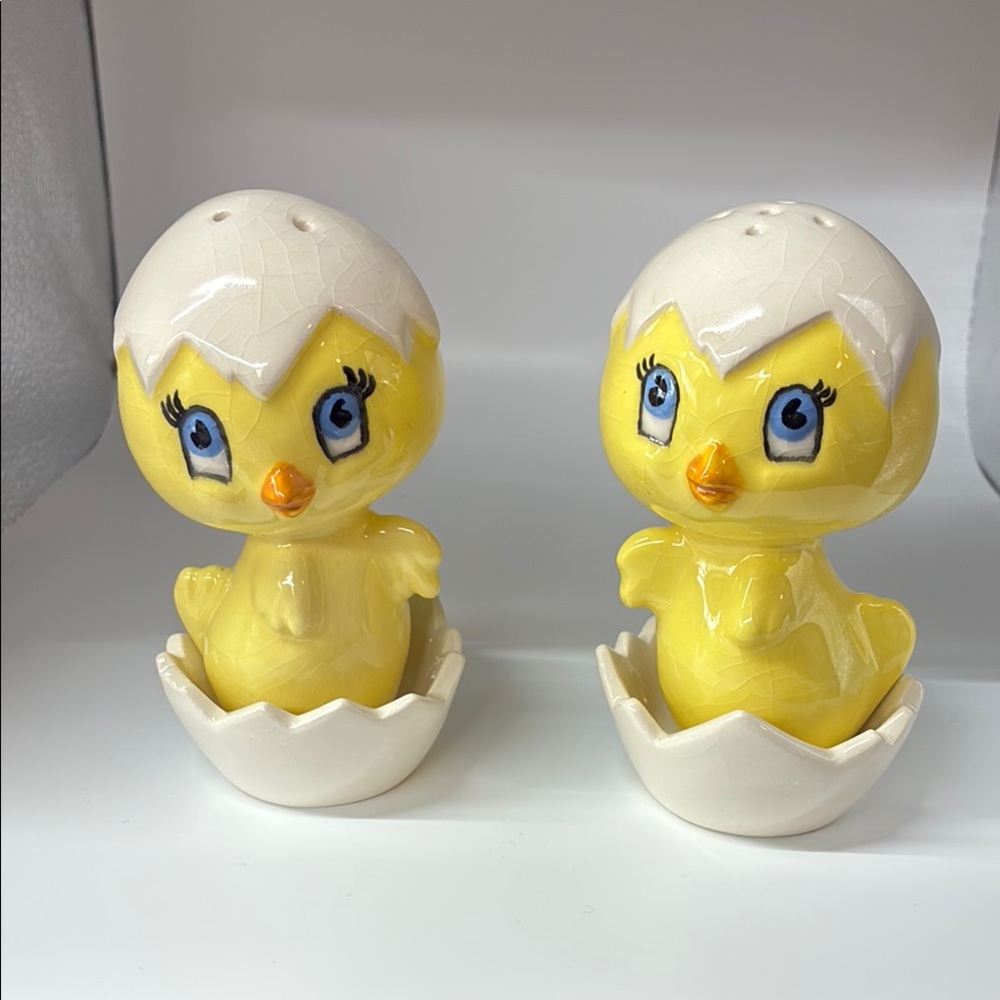 VTG Yellow Chick Salt and Pepper Shakers